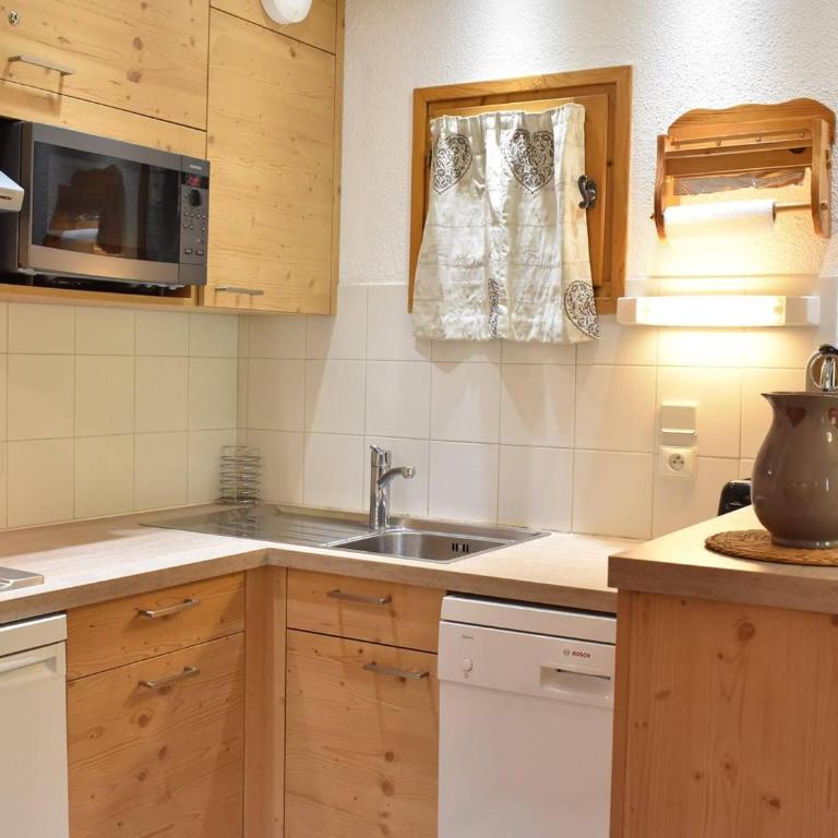 Appartement pour 6, centre Méribel, proche commerces et pistes, piscine l'été - FR-1-180-303 - Appartement (6 Adultes) - 3
