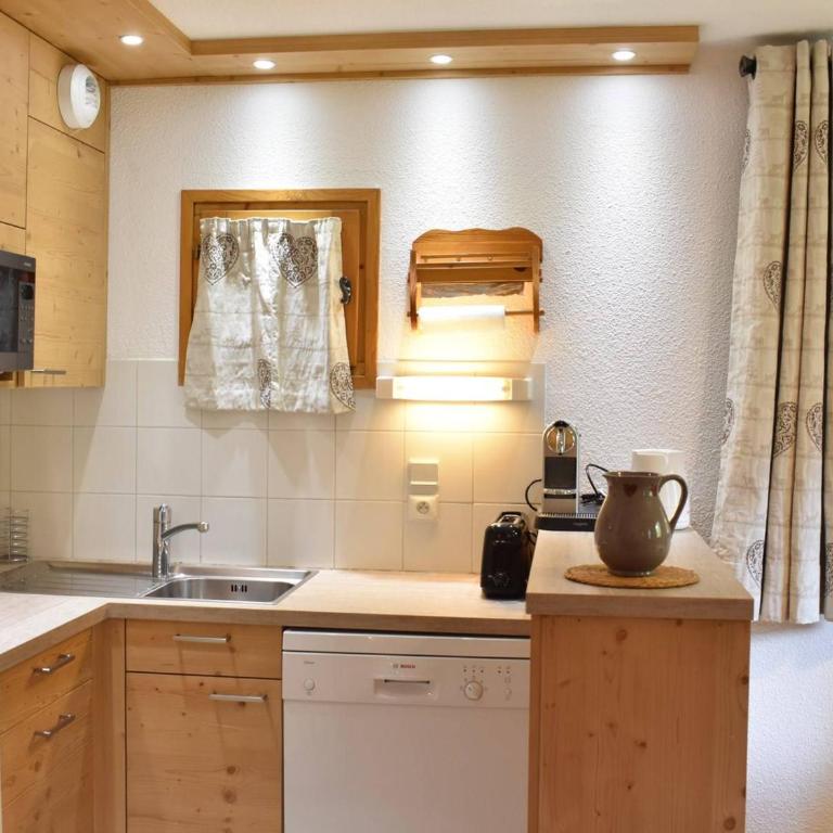 Appartement pour 6, centre Méribel, proche commerces et pistes, piscine l'été - FR-1-180-303 - Appartement (6 Adultes) - 4