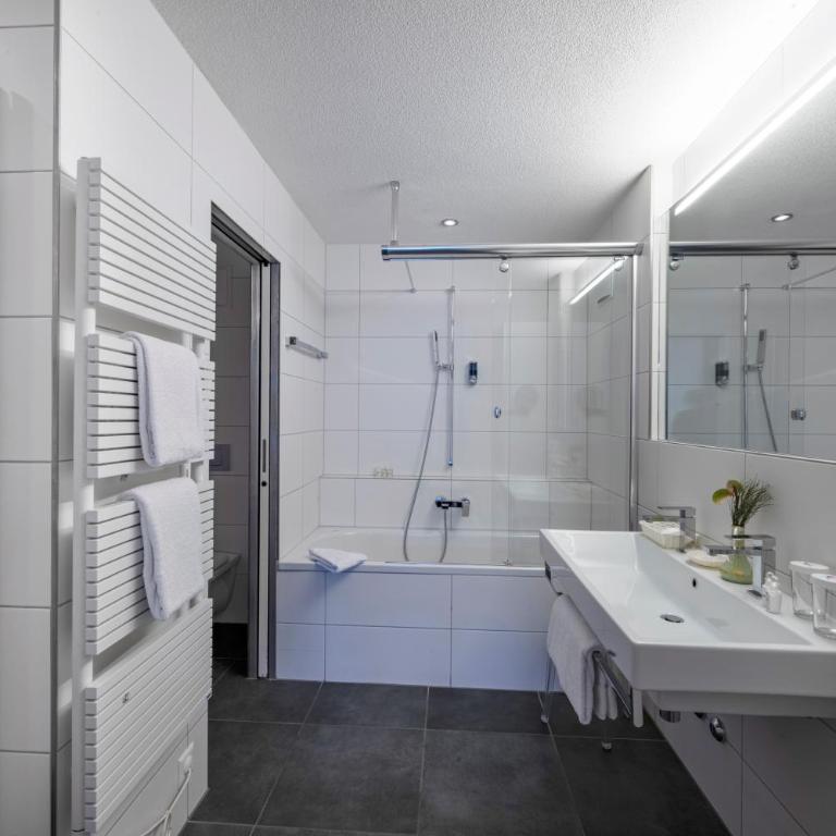 Romantik Hotel Schweizerhof - Superior Suite mit 1 Schlafzimmer und Blick auf den Eiger - 2