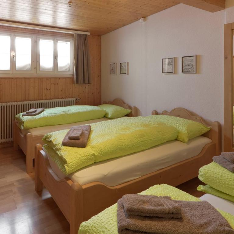 Bärghuis Jochpass - Alpine Hideaway - 2222müM - Vierbettzimmer mit Gemeinschaftsbad - 3