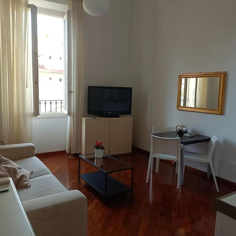 Blu - One-Bedroom Apartment - 10