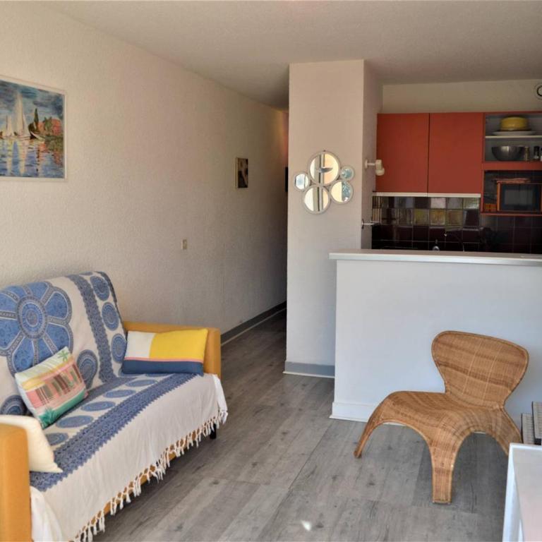 Studio Cabine avec Terrasse et Parking - Proche Centre et Plages à Cavalaire-sur-Mer - FR-1-226B-31 - Apartment (4 Adults) - 6
