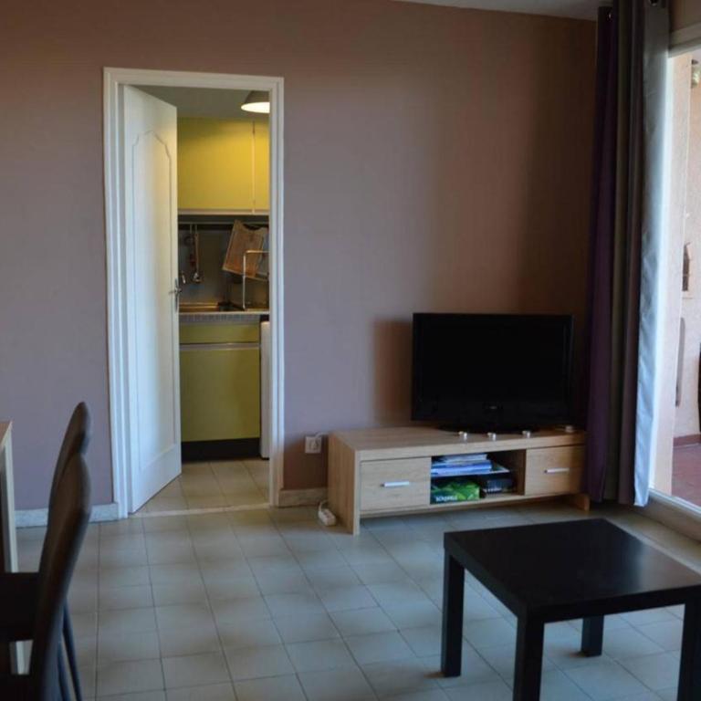 Studio mezzanine 4 couchages à Cavalaire avec terrasse, ascenseur, lave-vaisselle et lave-linge - FR-1-226B-27 - Appartement (4 Adultes) - 8