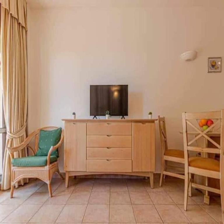 797 Holiday Rentals- Precioso piso con vistas al jardin en Benalbeach - One-Bedroom Apartment - 18