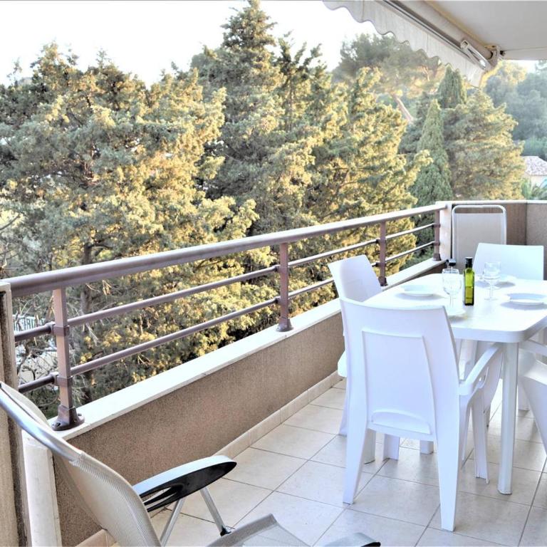 Appartement T3 lumineux avec terrasse, climatisation, garage et Wifi à 2 pas des plages - Cavalaire - FR-1-226B-34 - Appartement (4 Adultes) - 4