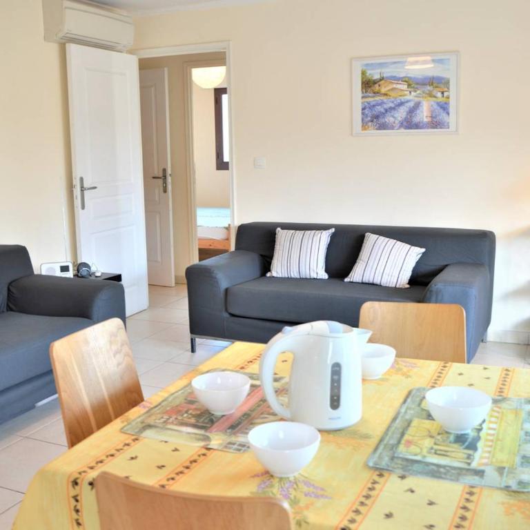 Appartement T3 lumineux avec terrasse, climatisation, garage et Wifi à 2 pas des plages - Cavalaire - FR-1-226B-34 - Appartement (4 Adultes) - 10