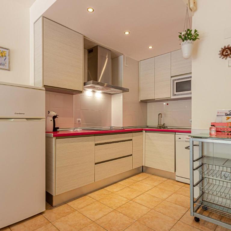 797 Holiday Rentals- Precioso piso con vistas al jardin en Benalbeach - One-Bedroom Apartment - 5