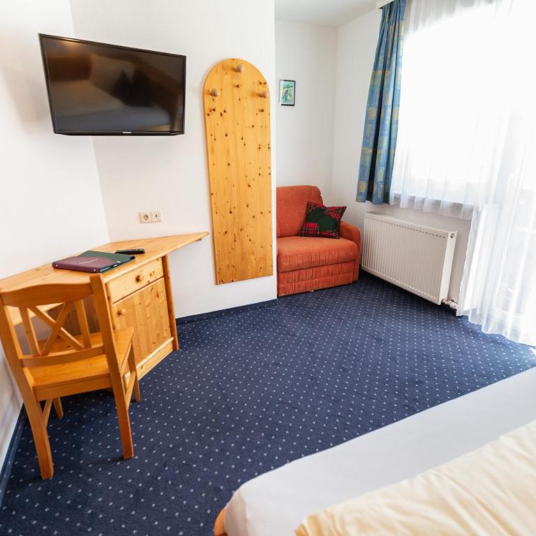 Pension Kristall - Einzelzimmer mit Balkon - 4