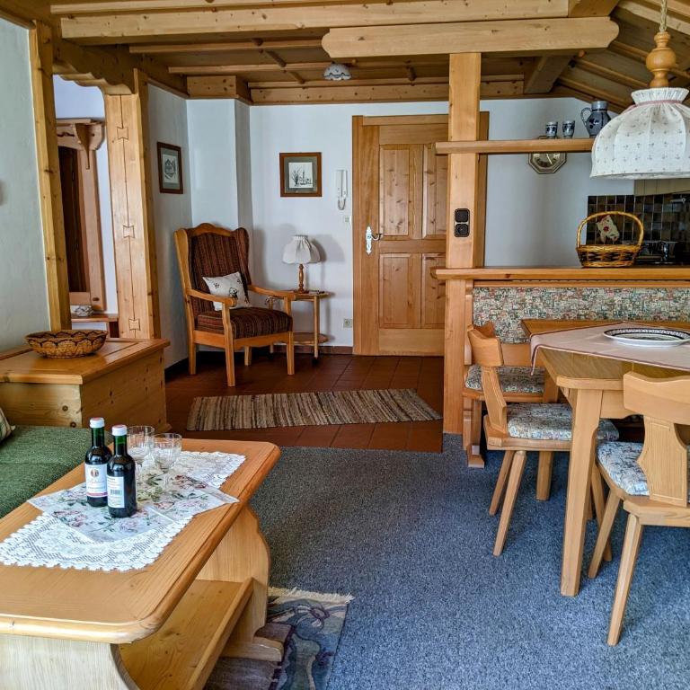Ferienwohnung Kaidisch - Reiter inkl. Chiemgaukarte - Apartment mit Balkon - 1