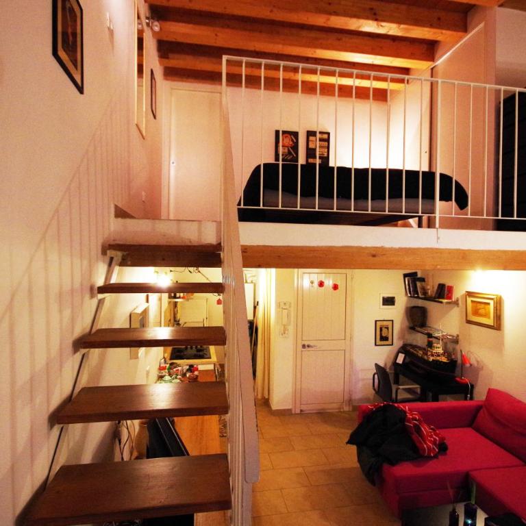 Piazzetta Santa Barbara - Appartamento su 2 Livelli - 4