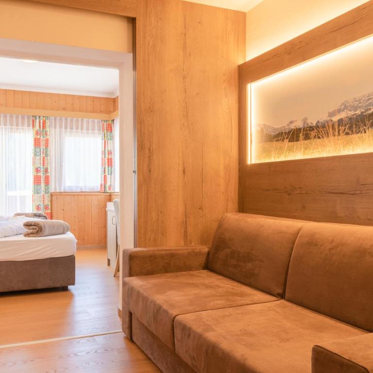 Hotel Tyrol - Camera Matrimoniale con Balcone - 8