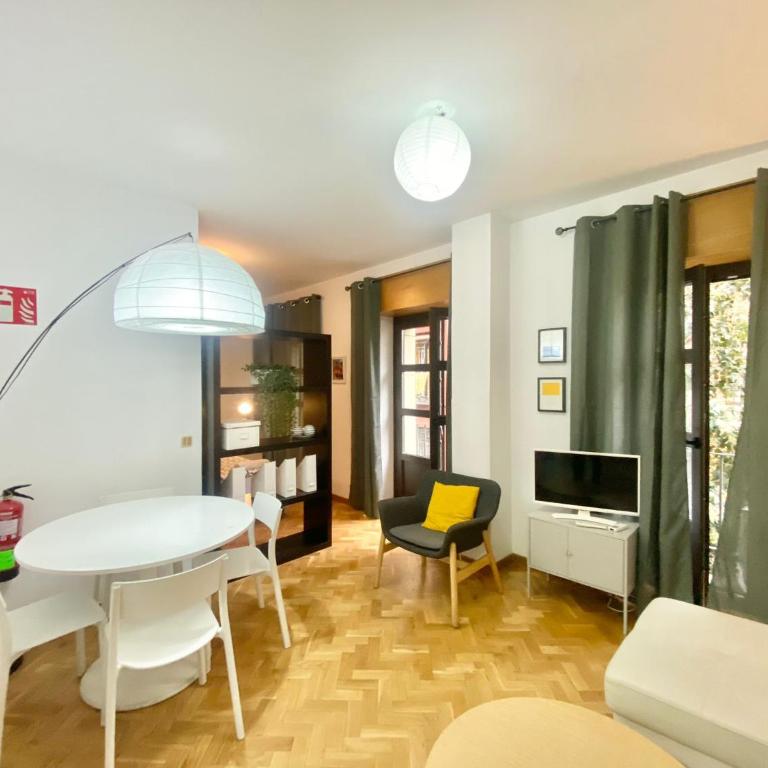 Centro Barrio Embajadores 01 - One-Bedroom Apartment - 2