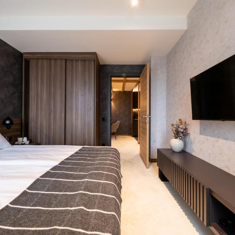 Woodside Residence 325 - Two-Bedroom Apartment - 15