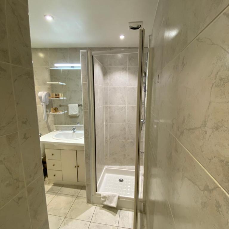 Lyo Hôtel - Centre Lyon Perrache - Chambre Triple - 2