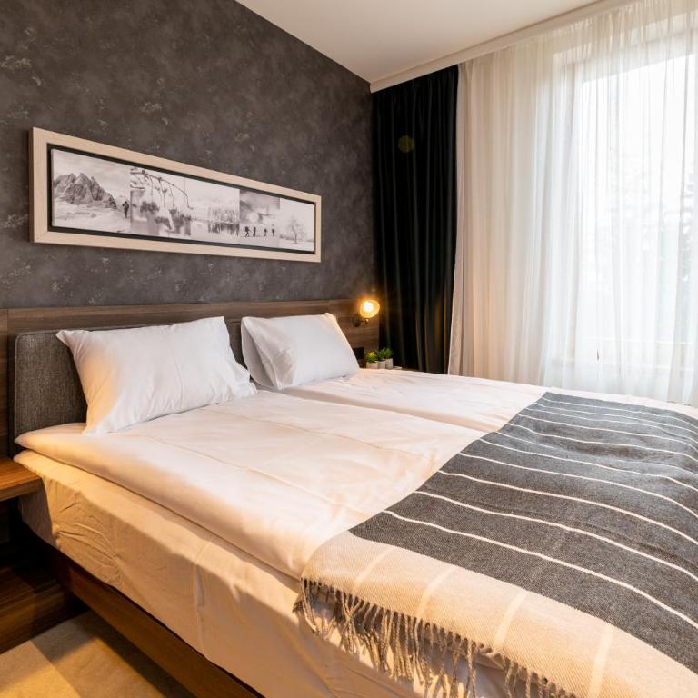 Woodside Residence 325 - Two-Bedroom Apartment - 18