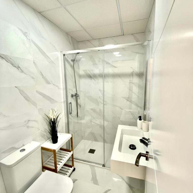 Los Almendros - Free Parking - Apartment with Terrace - 3