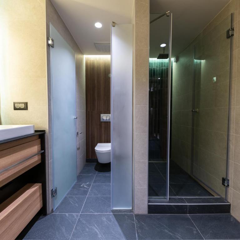 Woodside Residence 325 - Two-Bedroom Apartment - 13