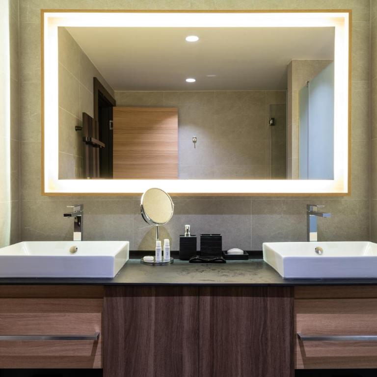 Woodside Residence 325 - Two-Bedroom Apartment - 12