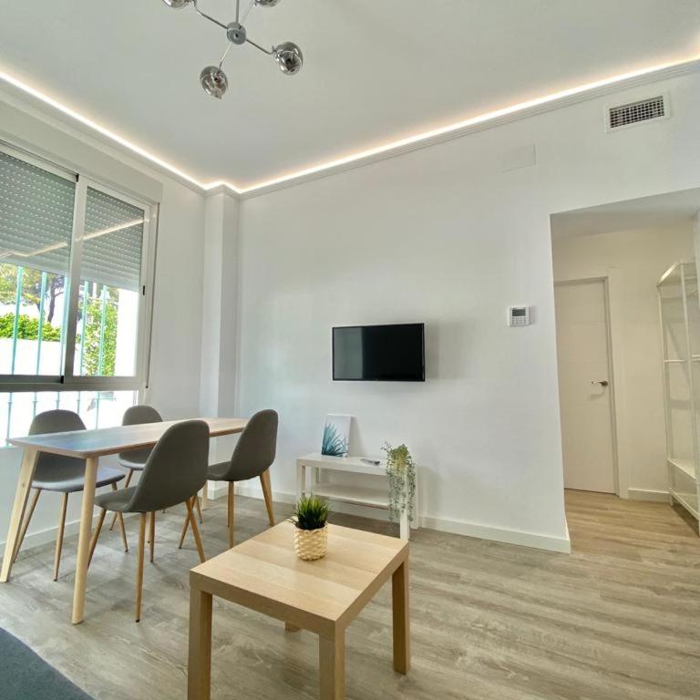 Los Almendros - Free Parking - Two-Bedroom Apartment - 7