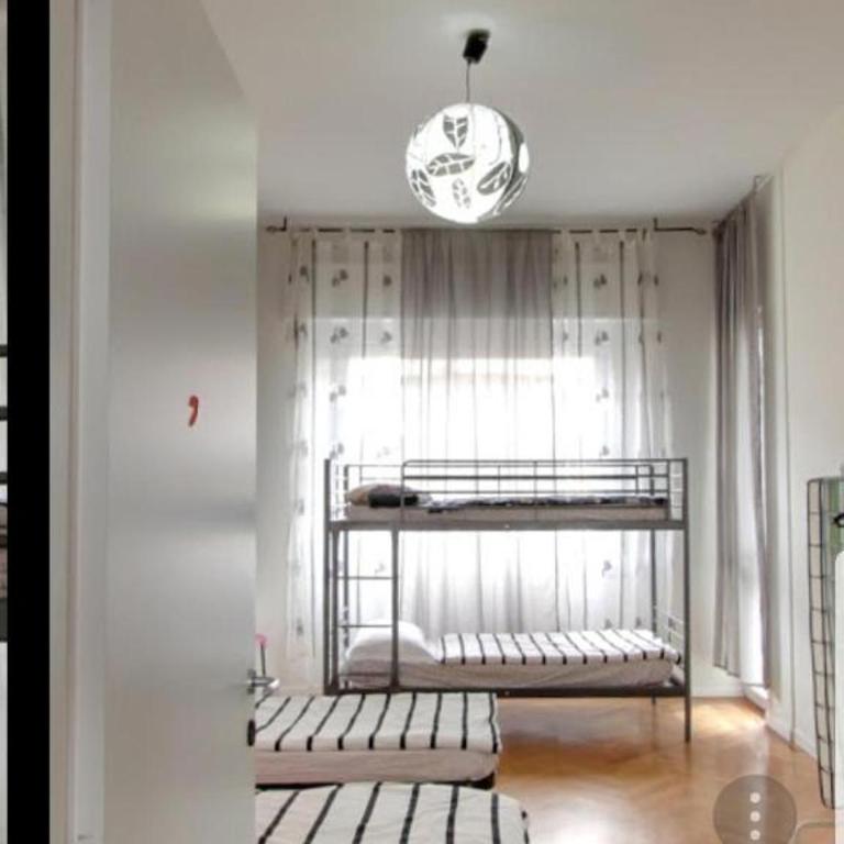 Family Hostel Milano - Posto Letto in Dormitorio Misto con 6 Letti - 2