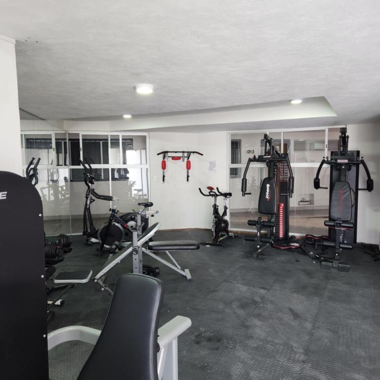 Departamento nuevo y céntrico con ambiente familiar en Guadalajara - Two-Bedroom Apartment - 26
