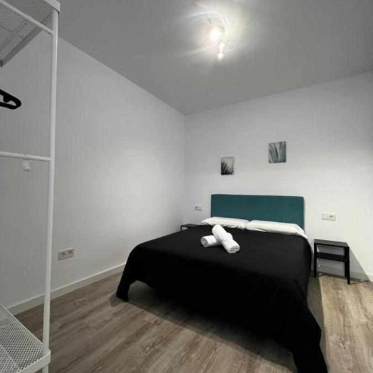 Los Almendros - Free Parking - Two-Bedroom Apartment - 4