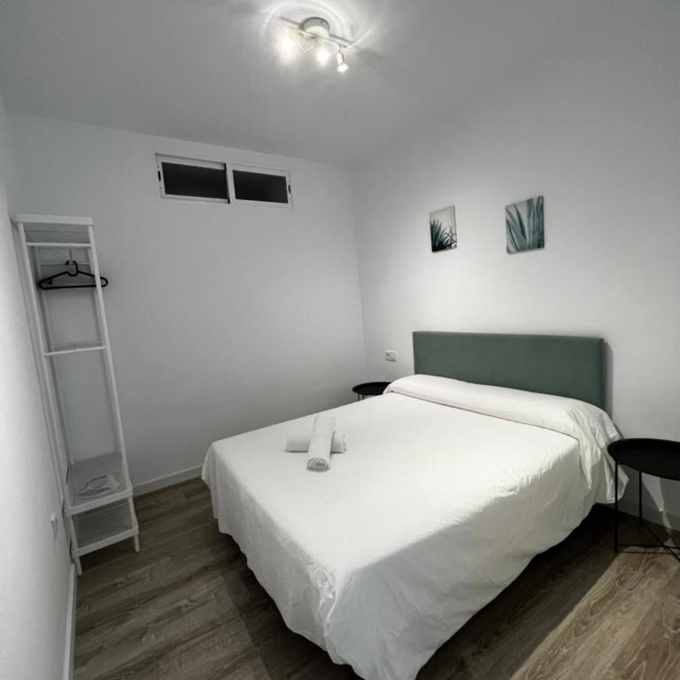 Los Almendros - Free Parking - Two-Bedroom Apartment - 3