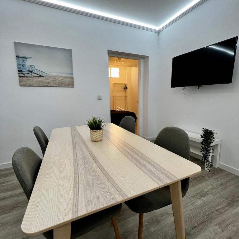 Los Almendros - Free Parking - Two-Bedroom Apartment - 1