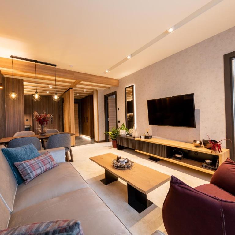 Woodside Residence 325 - Two-Bedroom Apartment - 1