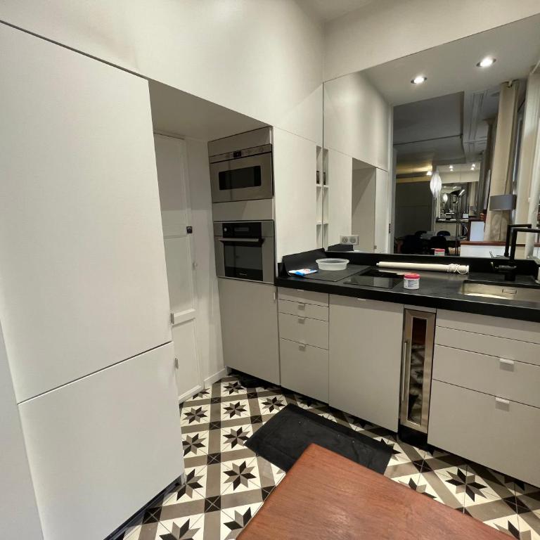 Élégant studio avec mezzanine 3e porte des Ternes - Appartement 1 Chambre - 13
