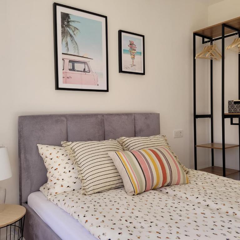 Holidays near the beach - Three-Bedroom Apartment - 2