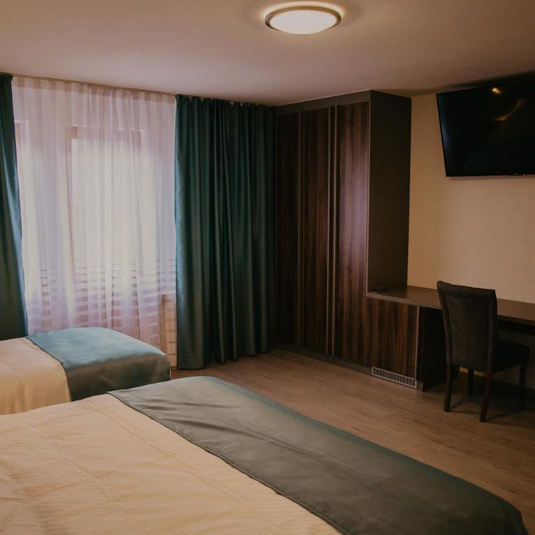 Saray&App - Velika Dvokrevetna Soba sa Bračnim Krevetom/Zasebnim Krevetima - 3