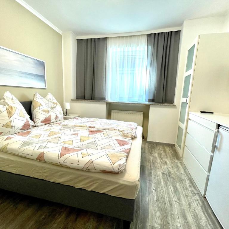 Pension Maier - Zimmer mit Queensize-Bett - 4