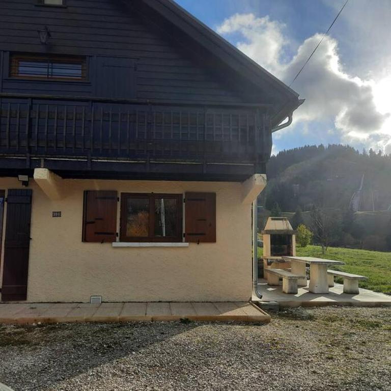 le face au tremplin Appartement 5 pers entièrement rénové dec 2022 classé meublé de tourisme 3 étoiles emplacement unique a Autrans proche du village prestations de qualité - Appartement 2 Chambres - 4