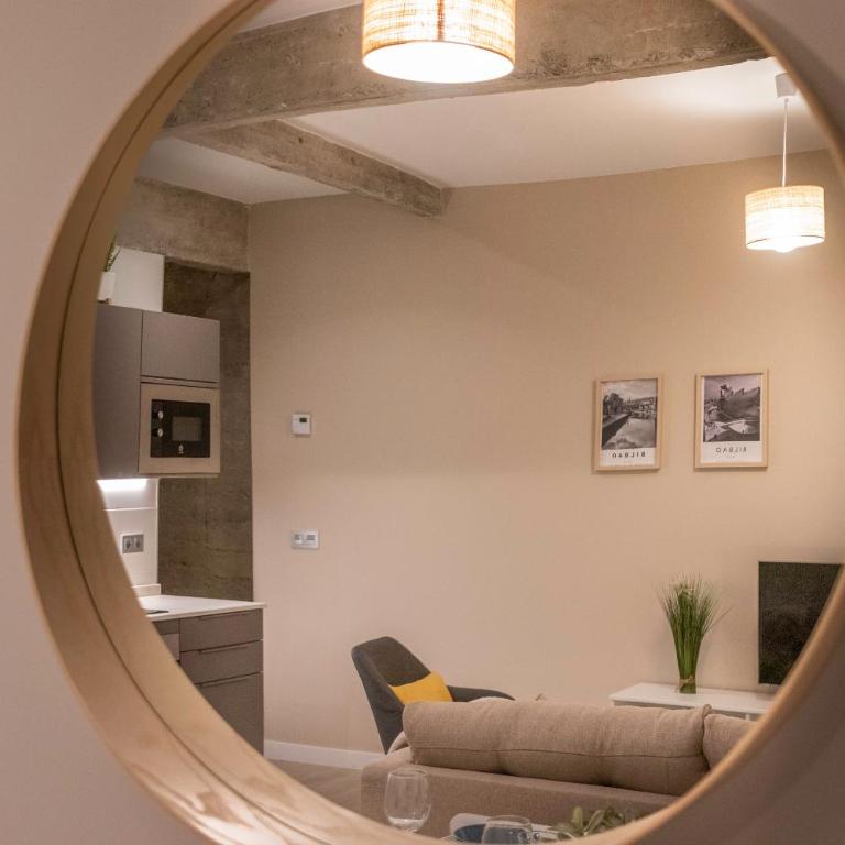 Recién reformado junto a metro San Mamés - Three-Bedroom Apartment - 6