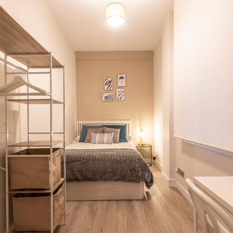 Recién reformado junto a metro San Mamés - Three-Bedroom Apartment - 10