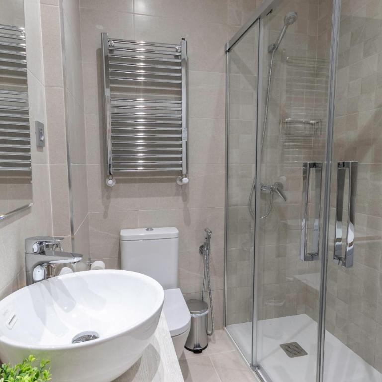 Recién reformado junto a metro San Mamés - Three-Bedroom Apartment - 22