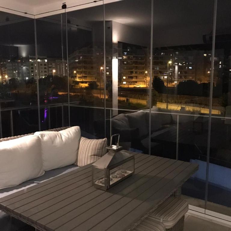 City Apt - Sleeps 4 Community Pool & Parking - Apartamento - 6