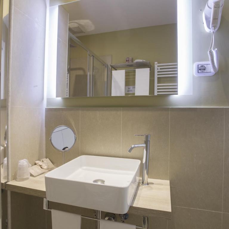 Colosseo Prestige Rooms - Camera Standard Matrimoniale/Doppia con Letti Singoli - 9