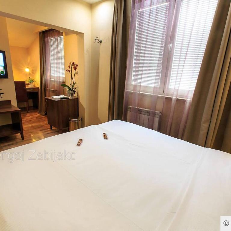 Hotel M - Double Room - 9