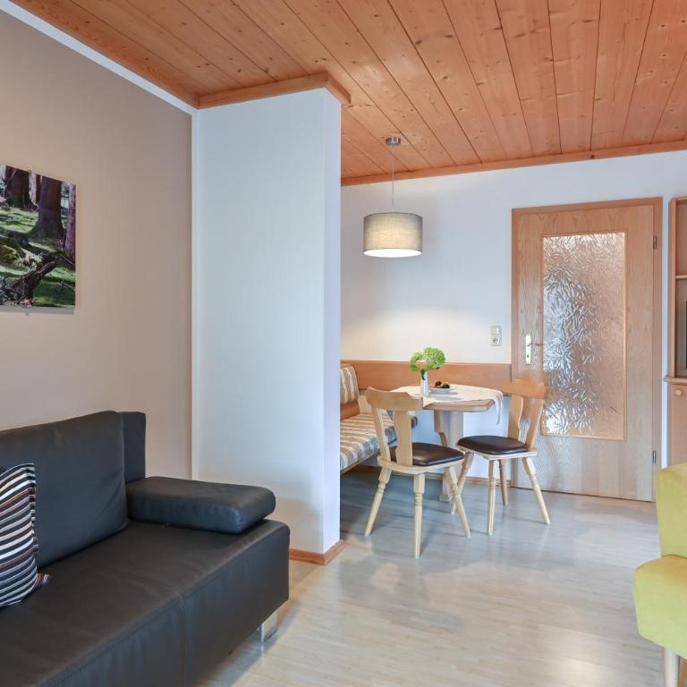 Landhaus Grobert - Apartment mit Balkon - 10