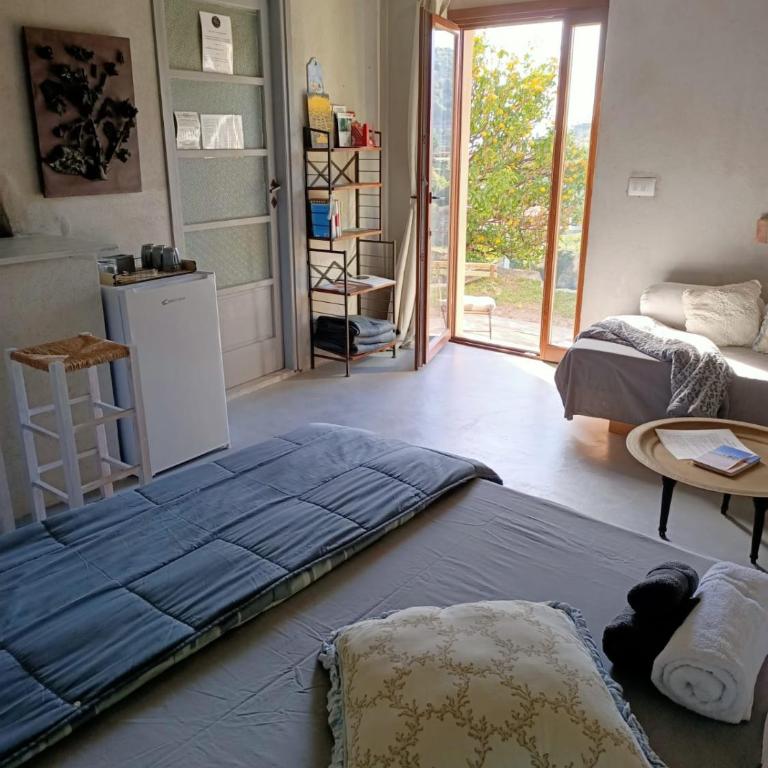Agrilunassa Eco GuestHouse and Cottage - Camera Tripla con Vista Mare - 5
