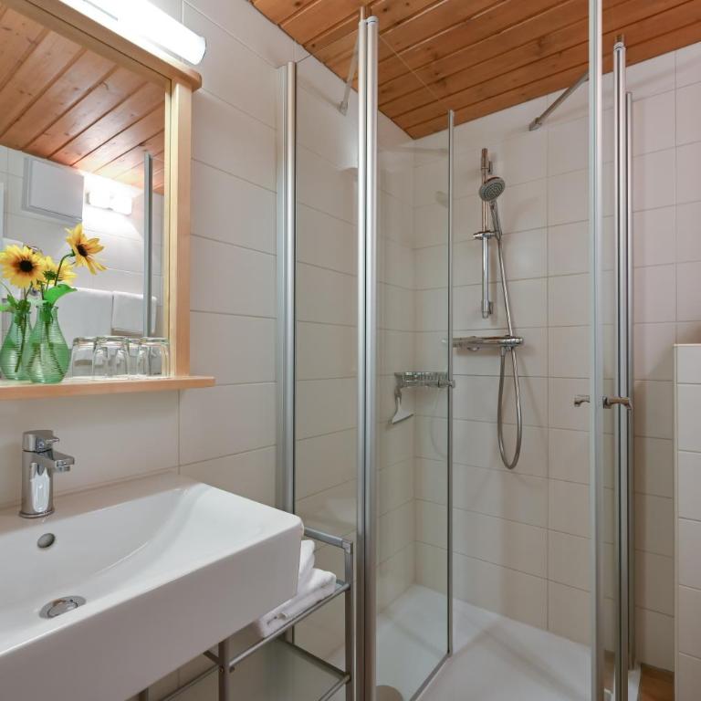 Landhaus Grobert - Apartment mit 2 Schlafzimmern und Erkerfenster - 16