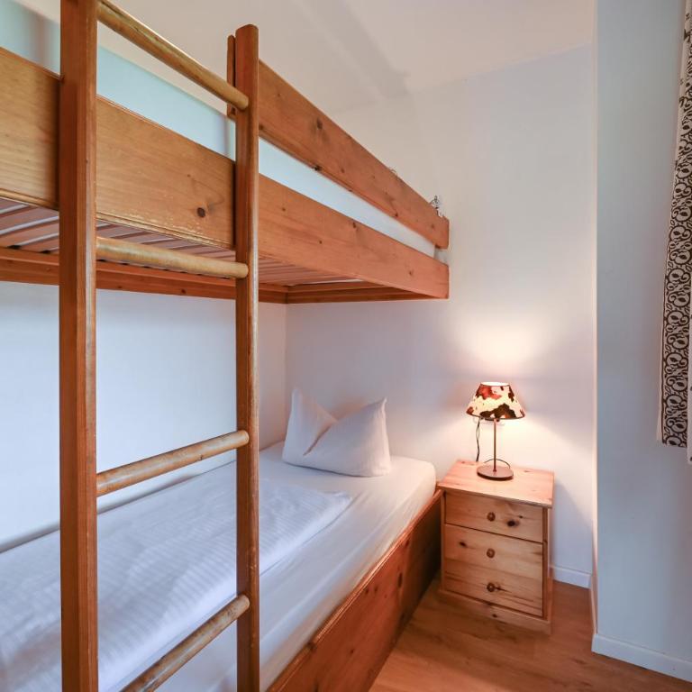 Landhaus Grobert - Apartment mit 2 Schlafzimmern und Erkerfenster - 15