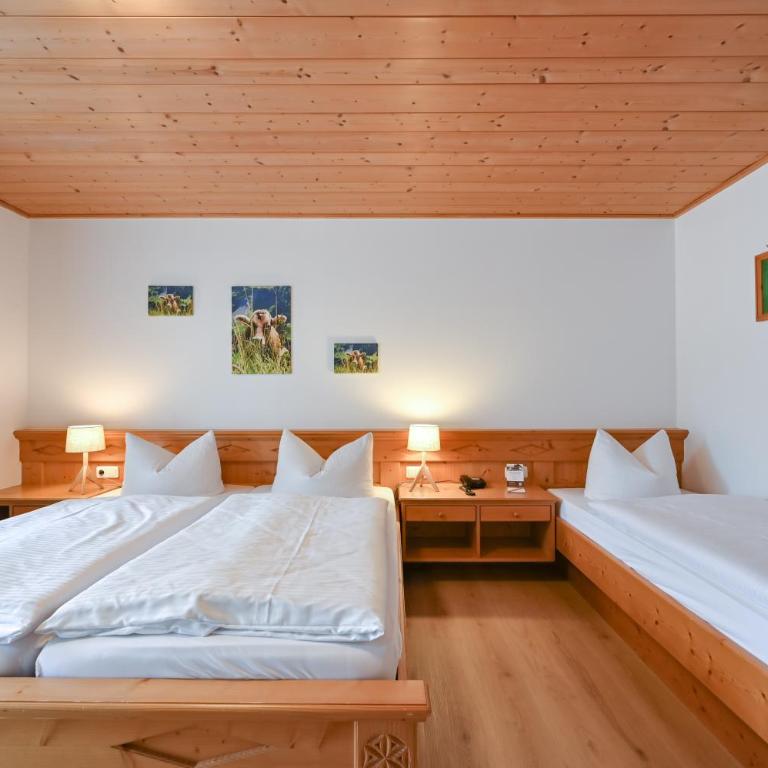 Landhaus Grobert - Dreibettzimmer - 1