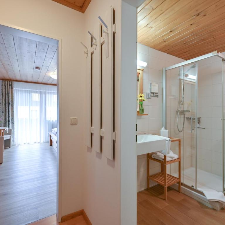 Landhaus Grobert - Dreibettzimmer - 8
