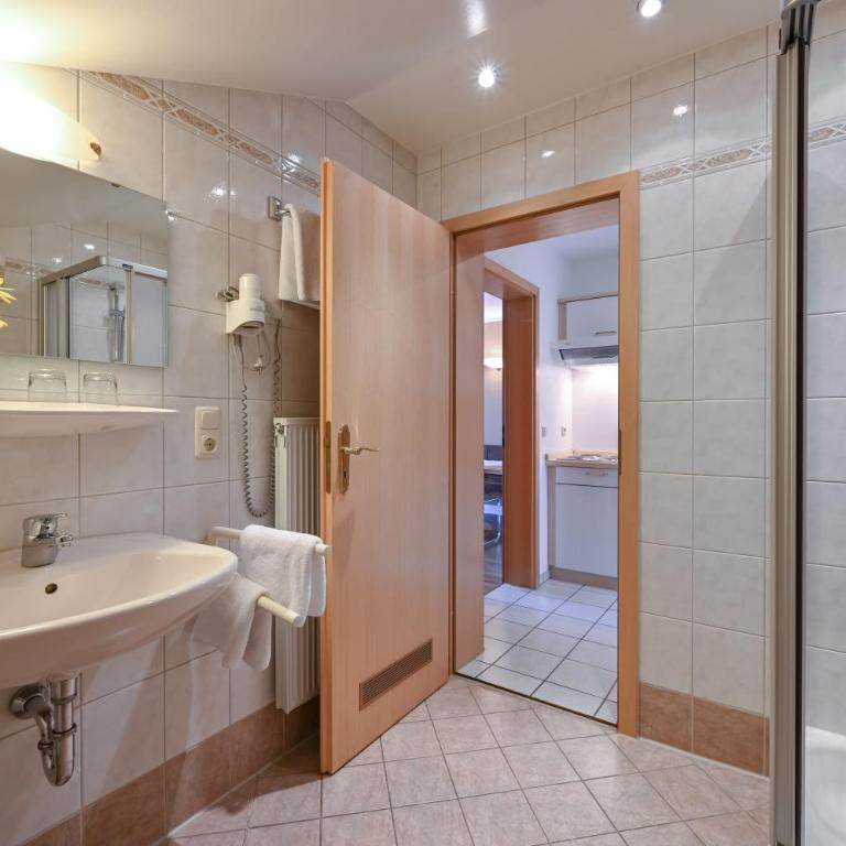 Landhaus Grobert - Familienapartment (2 Erwachsene + 1 Kind) - 17