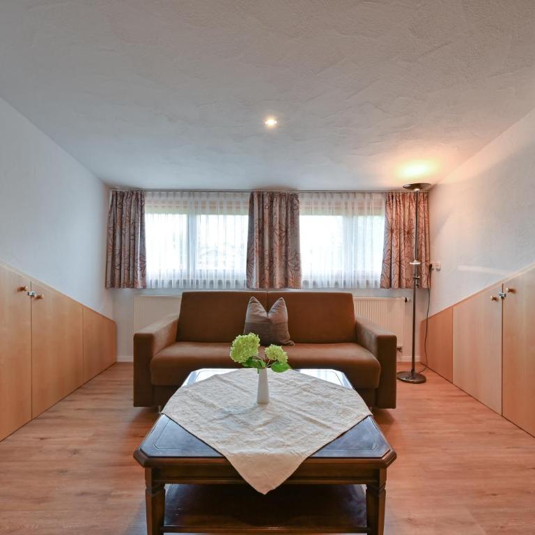 Landhaus Grobert - Familienapartment (2 Erwachsene + 1 Kind) - 10