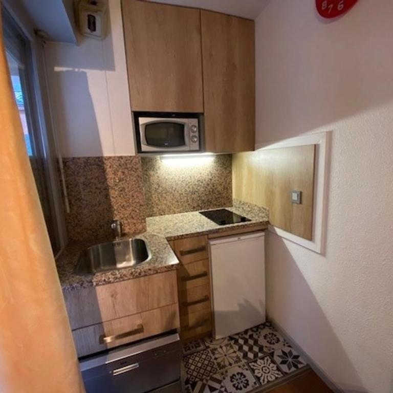 Studio 4 Personnes - Centre Ville, Balcon, Wi-Fi - Studio - 5