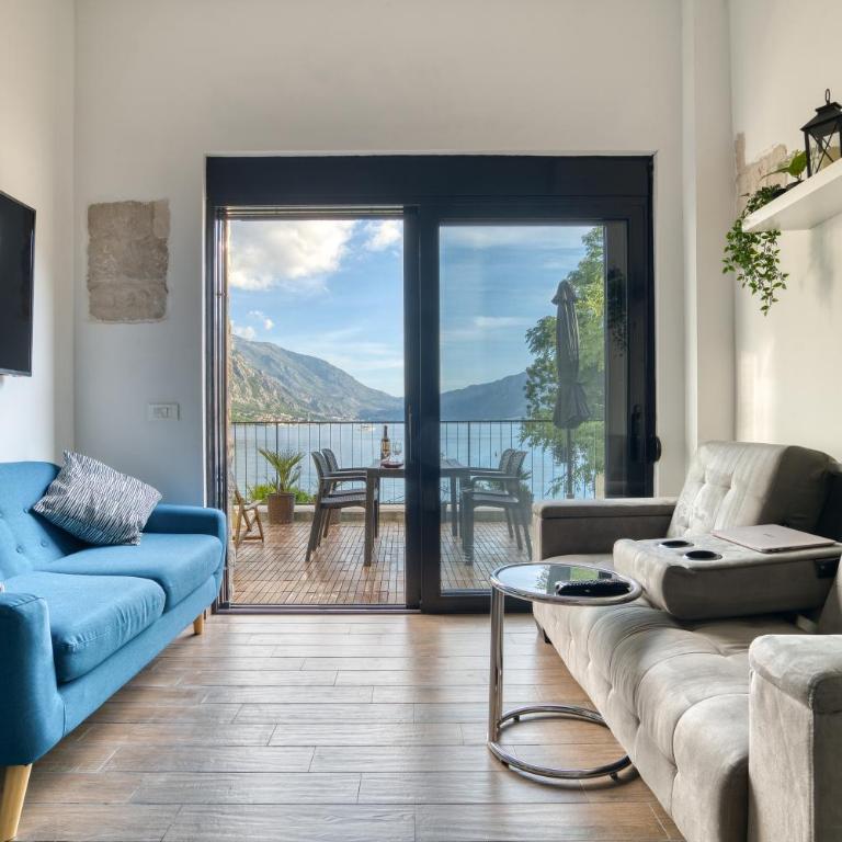 Beachfront Villa Nautica - Apartment with Sea View - 17